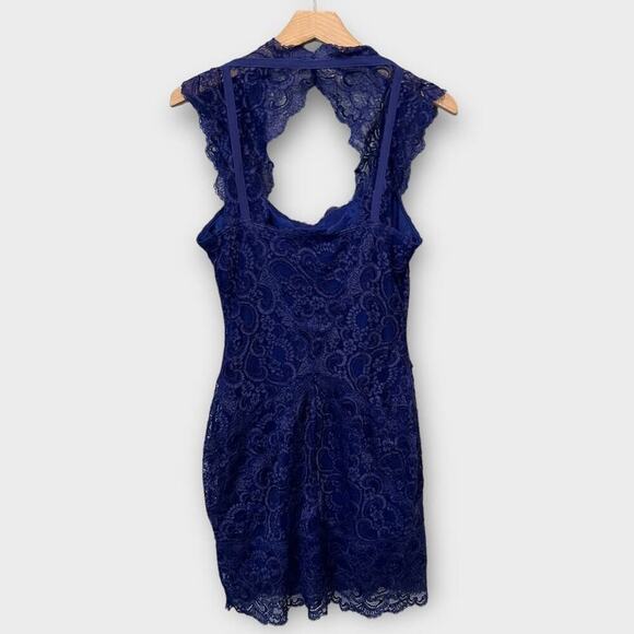 Nicole Miller Eva Lace Open-Back Cocktail Dress Size Large - Picture 4 of 9